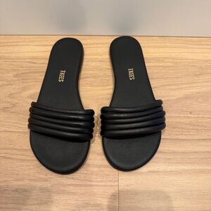 Tkees Sandals - Size 8/39